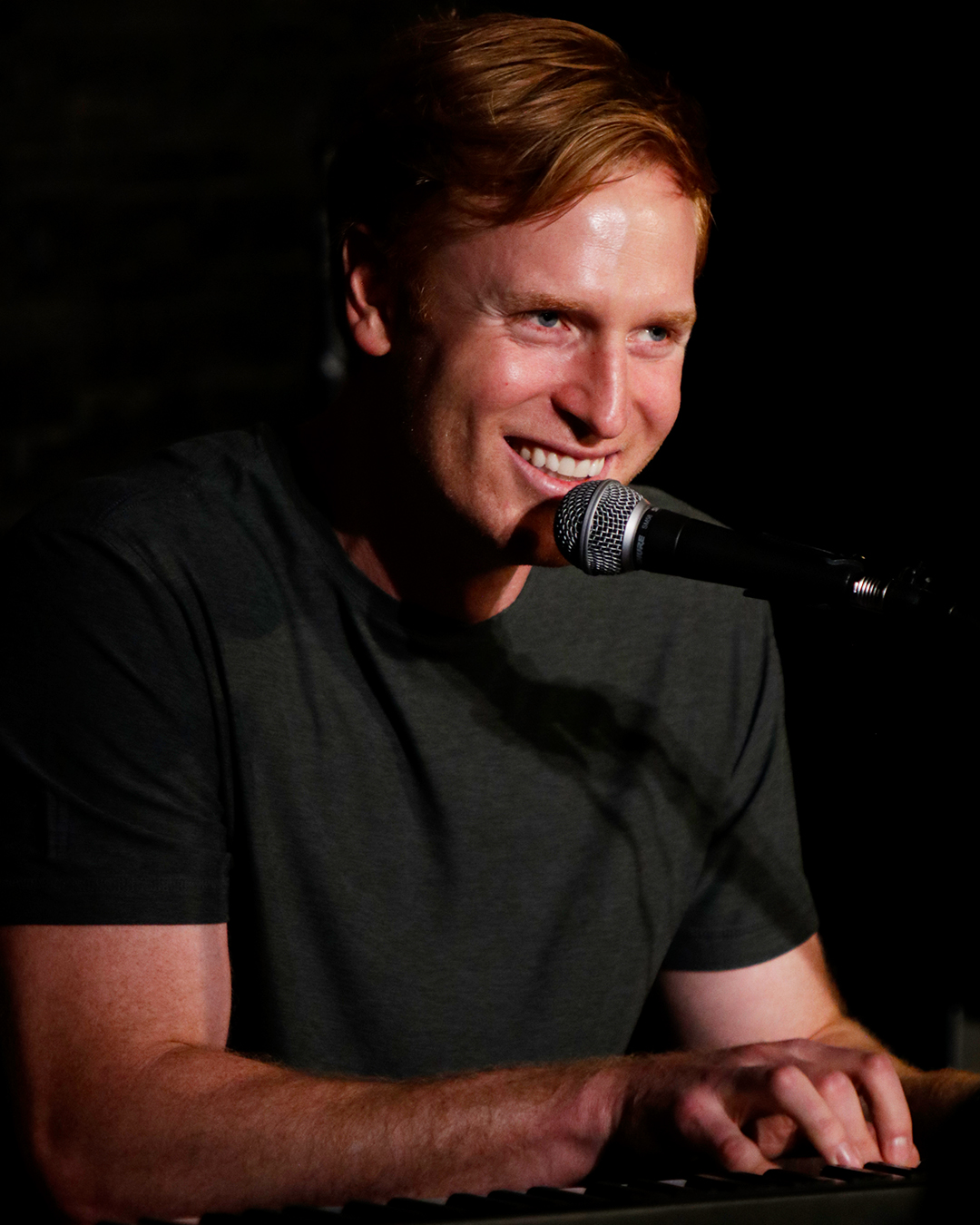 Francis Ellis live on tour